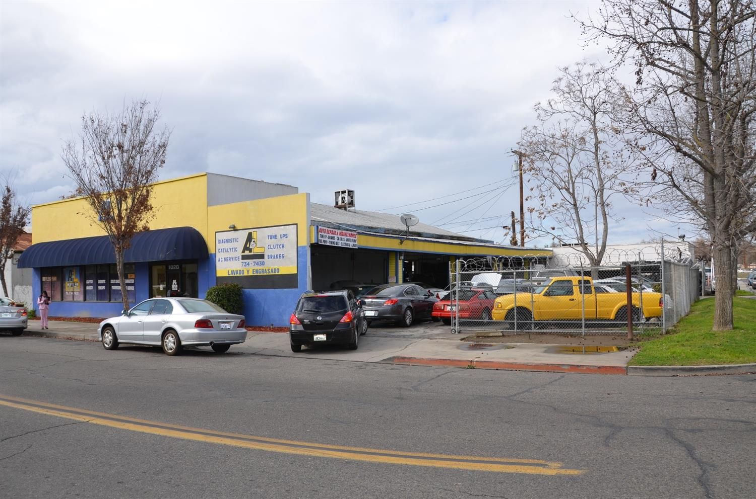 1020 E Acequia Ave, Visalia, CA 93292